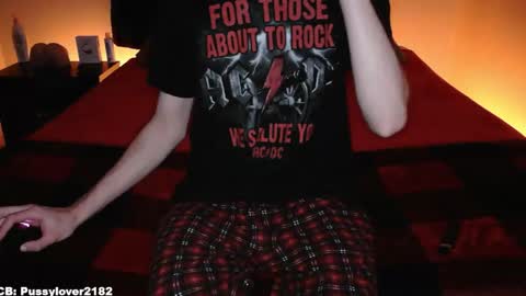 pussylover2182 online show from December 2025 04:00:02 AM