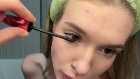 Lina online show from November 2025 09:26:02 PM