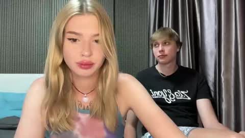 Lina online show from December 2025 05:53:01 PM