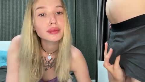 Lina online show from December 2025 03:30:01 PM