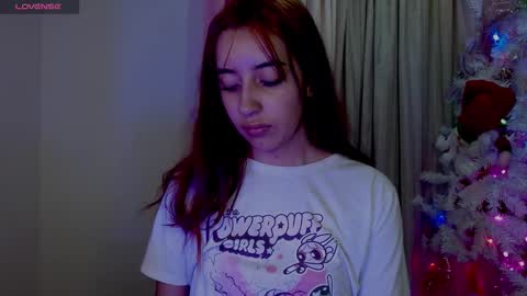 Snapshot of quee_tiana chatting on December 2025 11:33:02 PM your princess online show from December 2025 11:33:02 PM