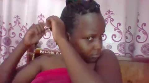 Snapshot of queen014 chatting on November 2025 07:30:02 PM queen014 online show from November 2025 07:30:02 PM