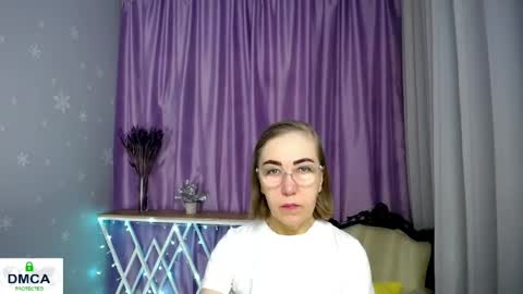 Snapshot of queen_a_n_i chatting on April 2026 08:01:01 AM A N I Ill be here on December 1st online show from April 2026 08:01:01 AM