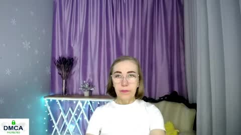 Snapshot of queen_a_n_i chatting on May 2026 07:14:01 AM A N I Ill be here on December 1st online show from May 2026 07:14:01 AM