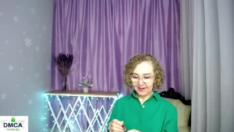 Snapshot of queen_a_n_i chatting on May 2026 08:33:02 AM A N I Ill be here on December 1st online show from May 2026 08:33:02 AM