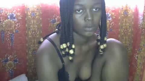 queen_banice online show from October 2025 12:39:02 PM