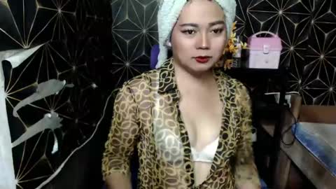 queen_ennah online show from January 2025 06:06:01 AM