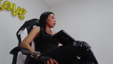 Snapshot of queen_findom chatting on October 2025 03:48:02 AM GIVE ME YOUR MONEY online show from October 2025 03:48:02 AM