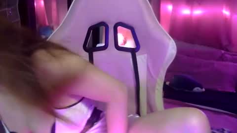 QueenHennessy online show from November 2025 05:46:02 PM