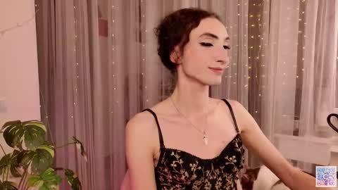 Snapshot of queen_of_tease chatting on October 2025 04:51:01 PM queen_of_tease online show from October 2025 04:51:01 PM