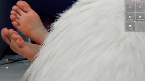 Snapshot of queen_yasmine chatting on December 2024 10:06:02 AM m online show from December 2024 10:06:02 AM