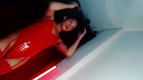 Snapshot of queena10 chatting on March 2025 04:28:01 AM CALL ME YOUR QUEEN AIVY1 online show from March 2025 04:28:01 AM