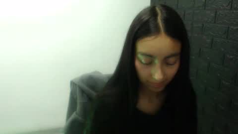 queenbyte_18 online show from December 2025 01:03:02 AM