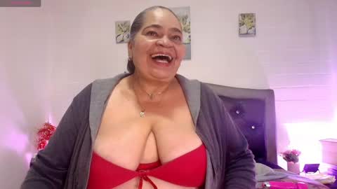 Snapshot of queenmature chatting on May 2026 12:10:01 PM VickyBoobss online show from May 2026 12:10:01 PM