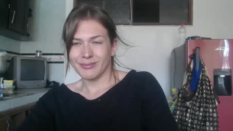 Nico online show from October 2025 06:28:02 PM