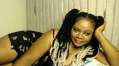 Snapshot of queenofsouls chatting on December 2024 05:06:02 AM . online show from December 2024 05:06:02 AM