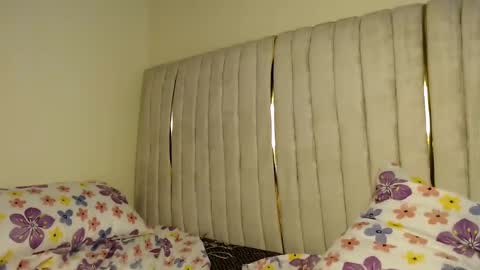 Snapshot of queenofsouls chatting on January 2025 05:54:02 AM . online show from January 2025 05:54:02 AM