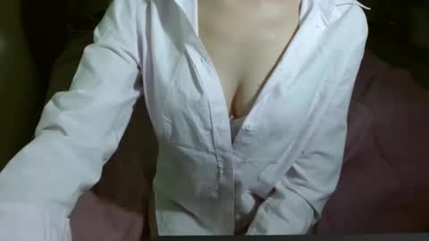 queenoftenderness online show from January 2025 07:32:01 PM