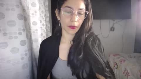 Snapshot of queenvictoria2023 chatting on December 2024 06:44:01 AM Paola online show from December 2024 06:44:01 AM