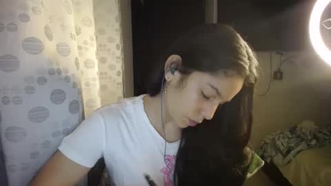 Snapshot of queenvictoria2023 chatting on January 2025 03:48:01 AM Paola online show from January 2025 03:48:01 AM