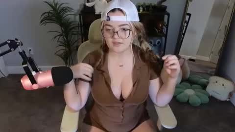 Bri online show from November 2025 02:37:02 AM