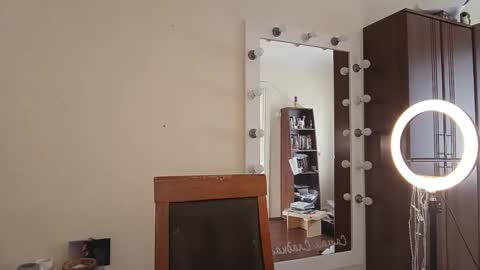 quiet_smile online show from March 2026 11:06:01 AM