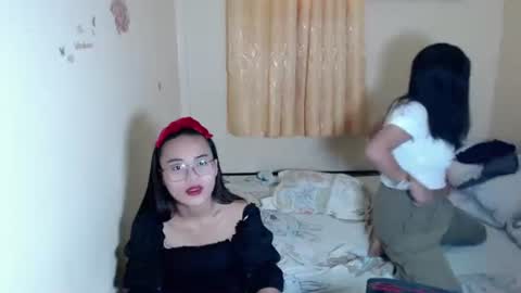 Snapshot of quinne_miles chatting on November 2025 04:01:02 AM Quinne online show from November 2025 04:01:02 AM