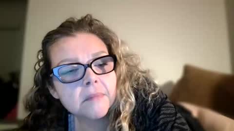 Pistol Fannie online show from May 2026 04:42:01 AM