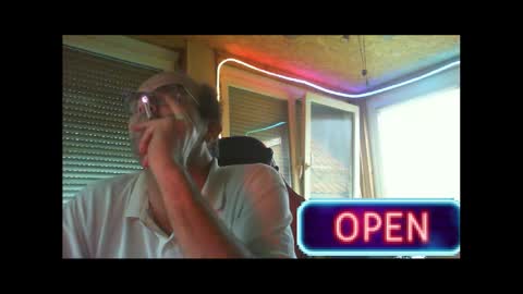 Snapshot of r_2d2_ chatting on December 2024 09:14:02 AM dj mike online show from December 2024 09:14:02 AM