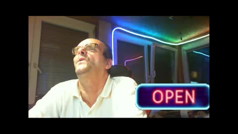 Snapshot of r_2d2_ chatting on December 2024 08:14:02 PM dj mike online show from December 2024 08:14:02 PM