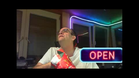 Snapshot of r_2d2_ chatting on March 2025 01:04:02 AM dj mike online show from March 2025 01:04:02 AM