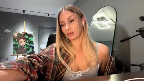 Mila online show from February 2026 03:11:01 PM