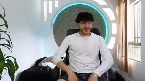 Snapshot of rafael_mendez chatting on September 2025 08:47:01 PM R A F A E L online show from September 2025 08:47:01 PM