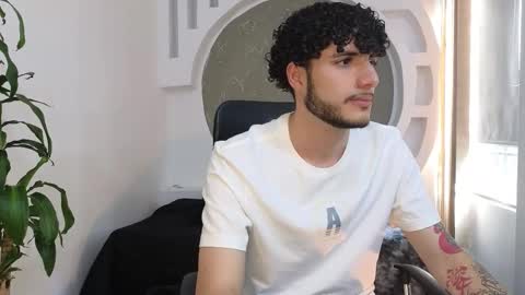 Snapshot of rafael_mendez chatting on October 2025 08:20:01 PM R A F A E L online show from October 2025 08:20:01 PM