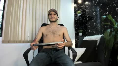 Snapshot of rafael_mendez chatting on November 2025 09:47:01 PM R A F A E L online show from November 2025 09:47:01 PM