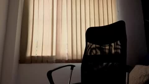 R A F A E L online show from December 2025 08:35:01 PM