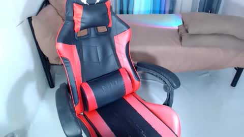 itsmeRailey online show from November 2025 11:51:02 PM