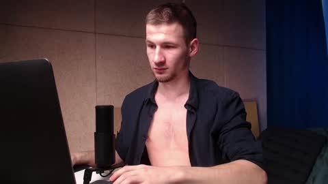 Snapshot of rainbow_farmer_james chatting on December 2024 05:59:02 PM Rainbow James  online show from December 2024 05:59:02 PM