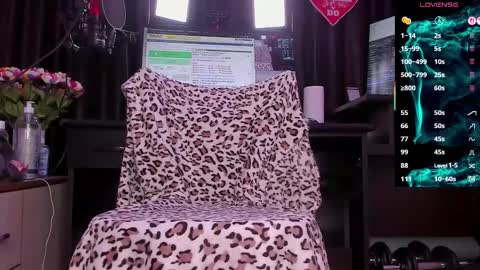 Snapshot of raissa_sky26 chatting on September 2025 02:45:01 AM Laura online show from September 2025 02:45:01 AM