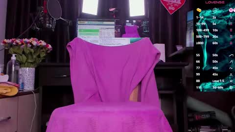 Snapshot of raissa_sky26 chatting on September 2025 02:38:02 AM Laura online show from September 2025 02:38:02 AM