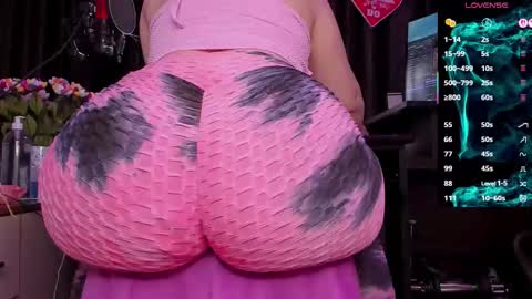 Snapshot of raissa_sky26 chatting on October 2025 02:42:02 AM Laura online show from October 2025 02:42:02 AM