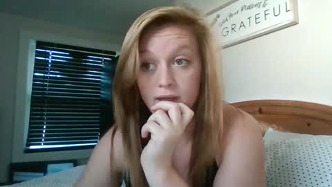 Snapshot of raisydainbow chatting on November 2025 05:58:02 PM raisydainbow online show from November 2025 05:58:02 PM