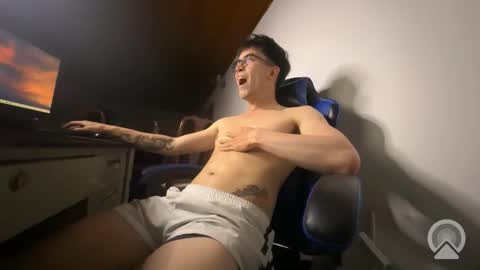 Snapshot of rakhubs chatting on February 2026 05:58:02 AM Enzo online show from February 2026 05:58:02 AM