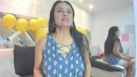 Raquel Moore  online show from December 2025 07:40:01 PM