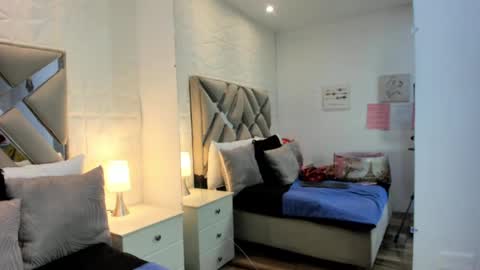 Raquel Moore  online show from March 2026 01:17:02 PM