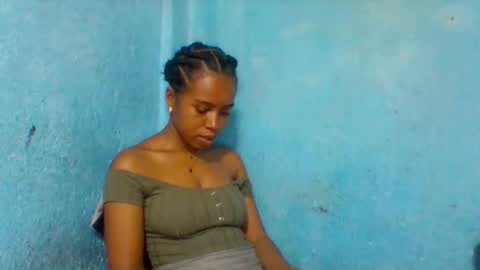 rasoelysca online show from December 2025 02:32:02 PM