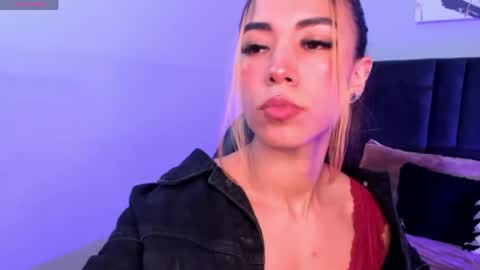 Snapshot of raven_dooll chatting on May 2026 10:39:01 PM Raven online show from May 2026 10:39:01 PM