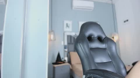 raven_jade_ online show from November 2025 07:16:02 PM