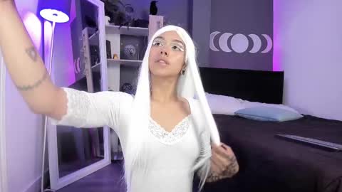 Raven Witch online show from February 2025 09:36:01 PM