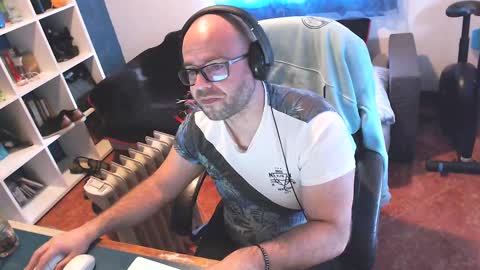 Snapshot of ravingr3d3 chatting on February 2025 03:16:01 PM ravingr3d3 online show from February 2025 03:16:01 PM
